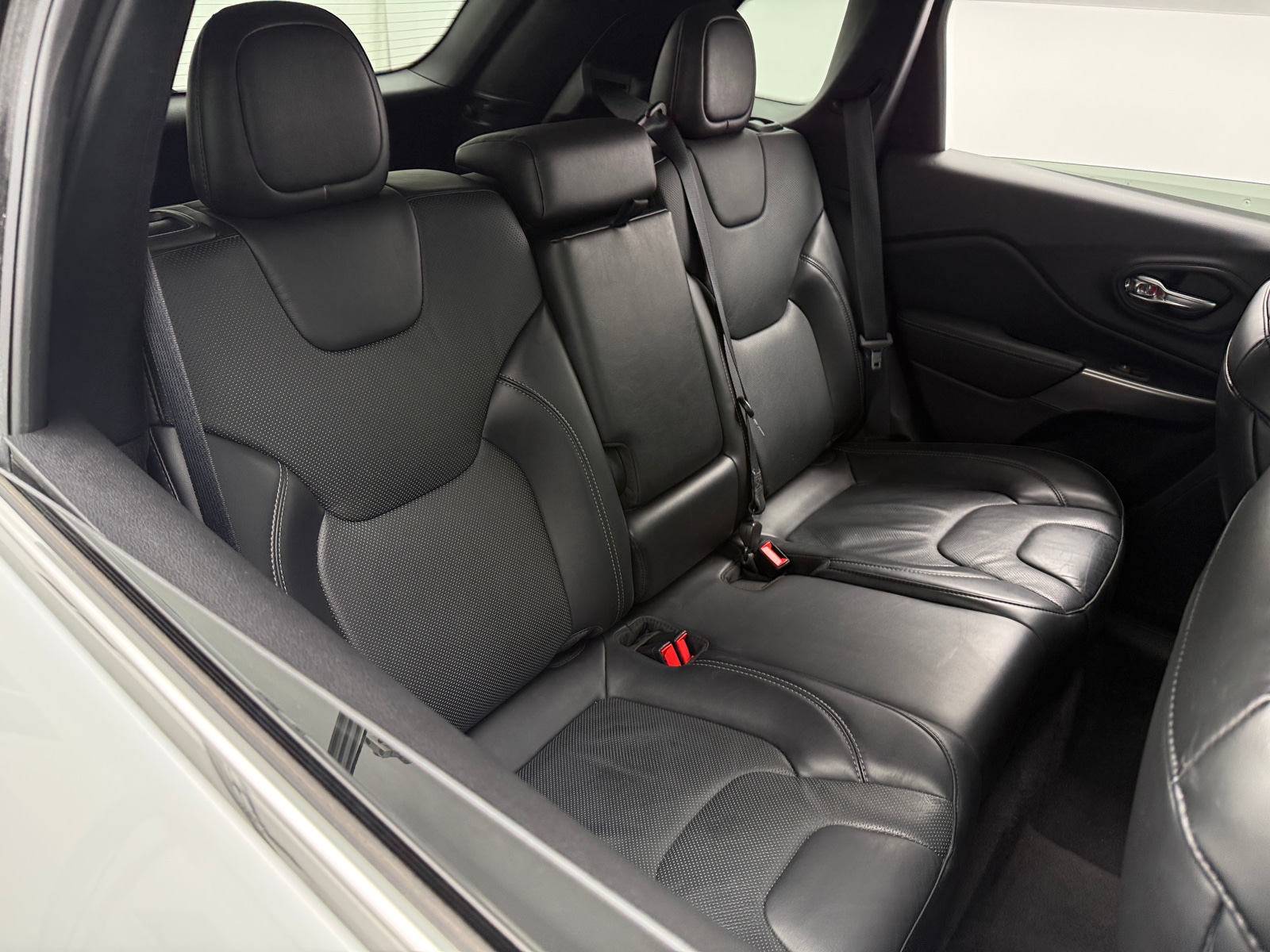 Thumbnail: 2020 Jeep Cherokee - 5