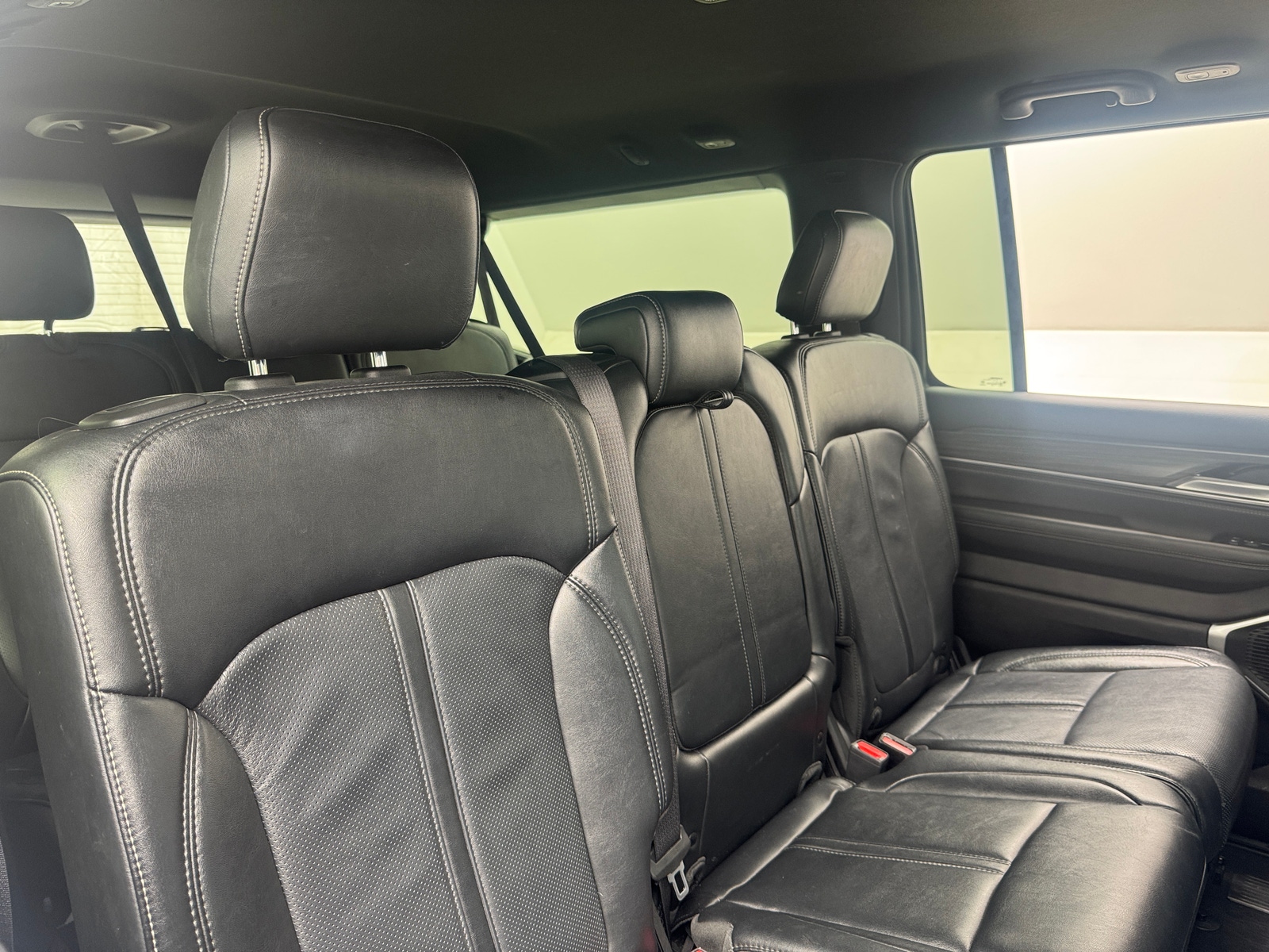 Thumbnail: 2024 Jeep Wagoneer - 5