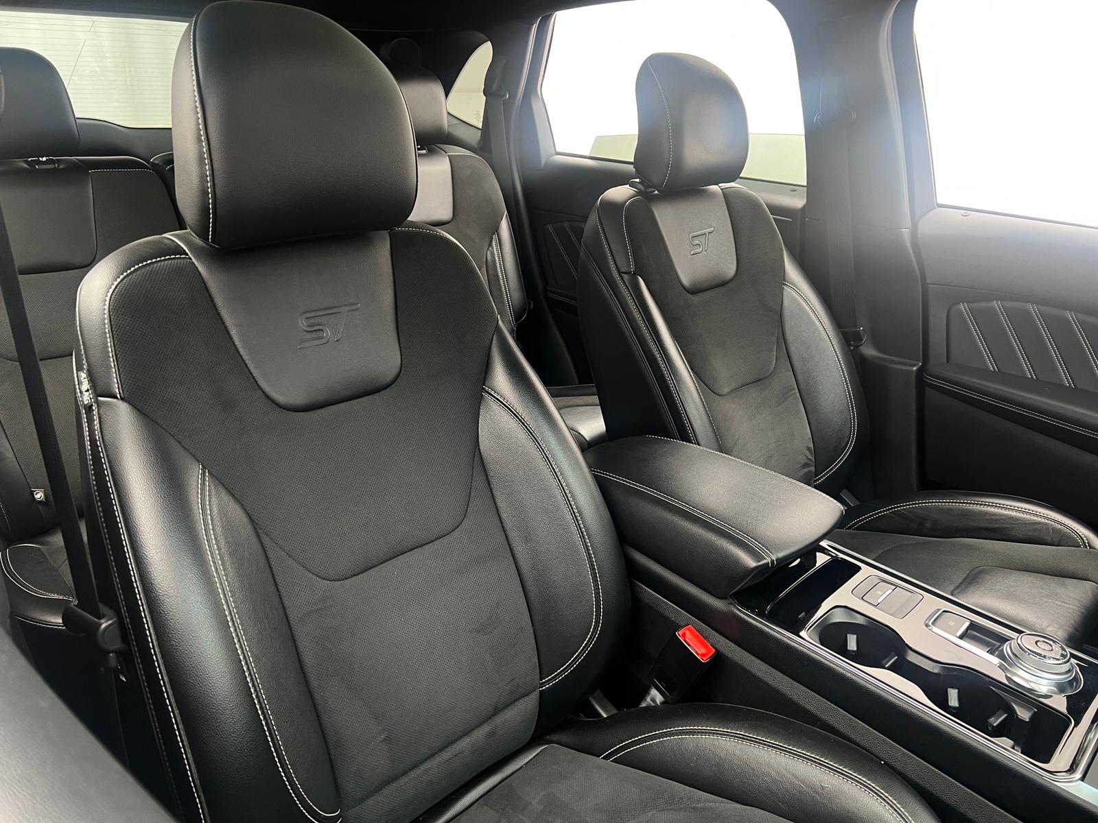 Thumbnail: 2019 Ford Edge - 2