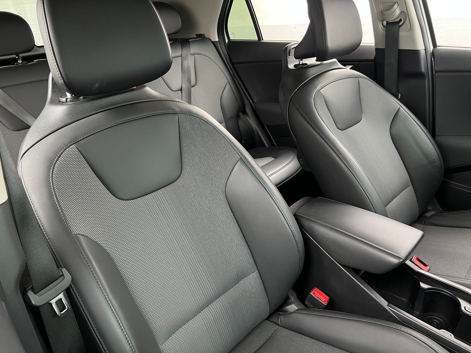 Thumbnail: 2023 Kia Niro - 2