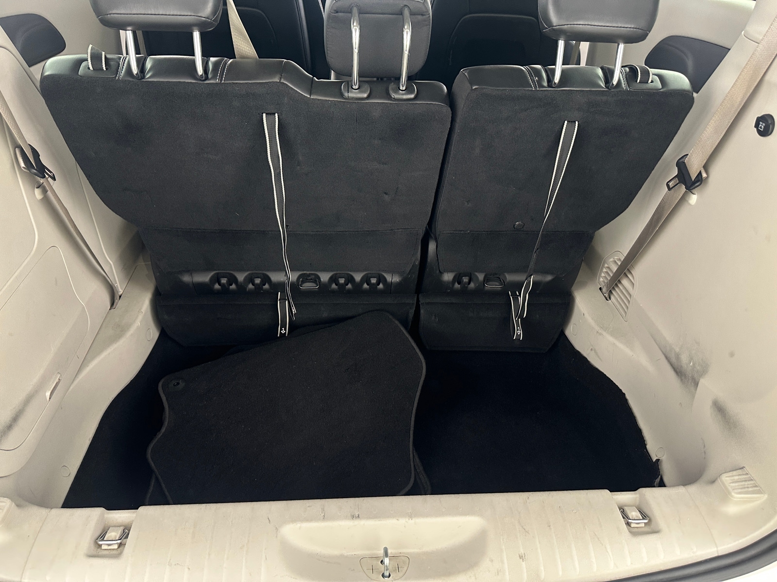 Thumbnail: 2024 Chrysler Pacifica - 6