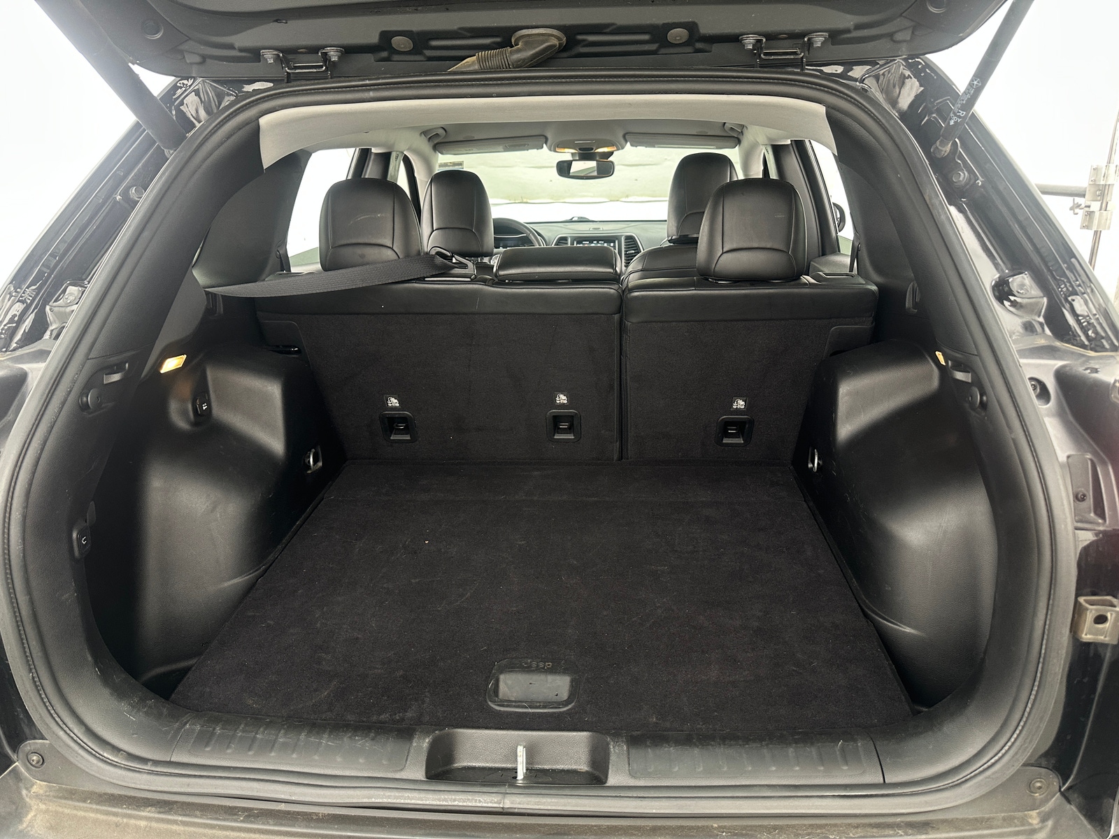 Thumbnail: 2022 Jeep Cherokee - 6