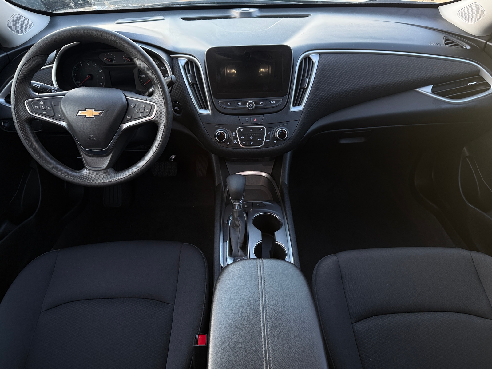 Thumbnail: 2024 Chevrolet Malibu - 3