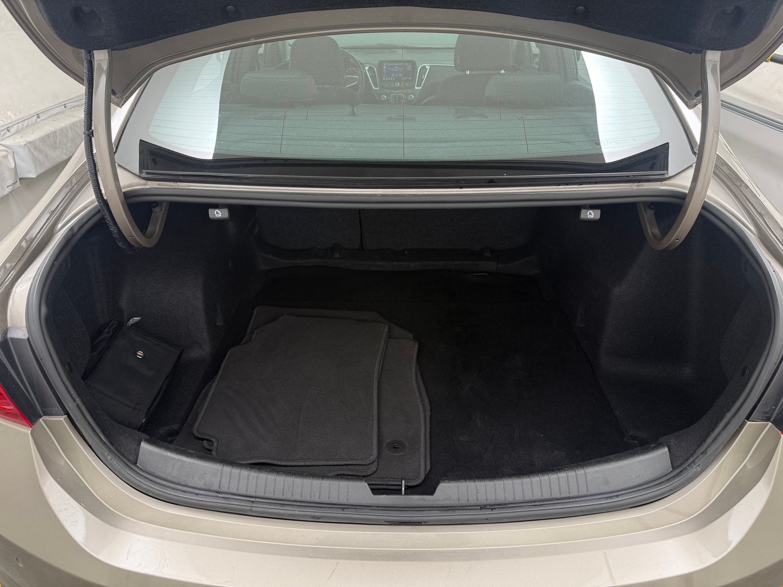 Thumbnail: 2024 Chevrolet Malibu - 7