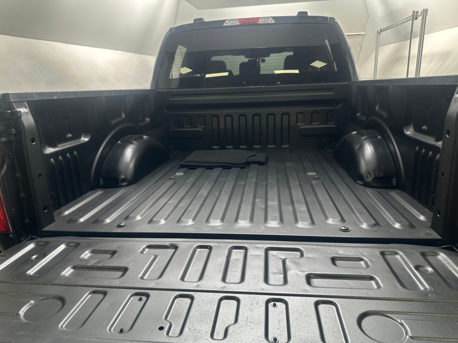 Thumbnail: 2022 Ford Econoline - 7