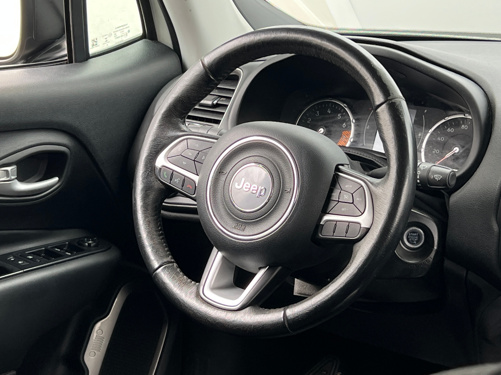 Thumbnail: 2023 Jeep Renegade - 5