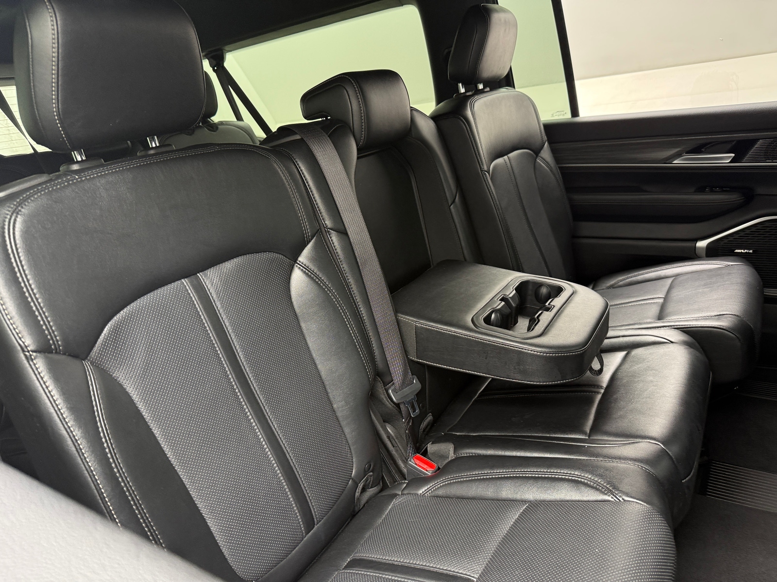 Thumbnail: 2024 Jeep Wagoneer - 5