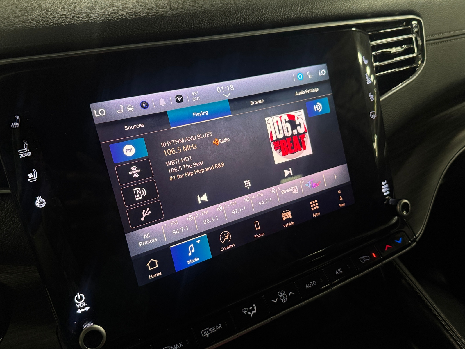 Thumbnail: 2024 Jeep Wagoneer - 3