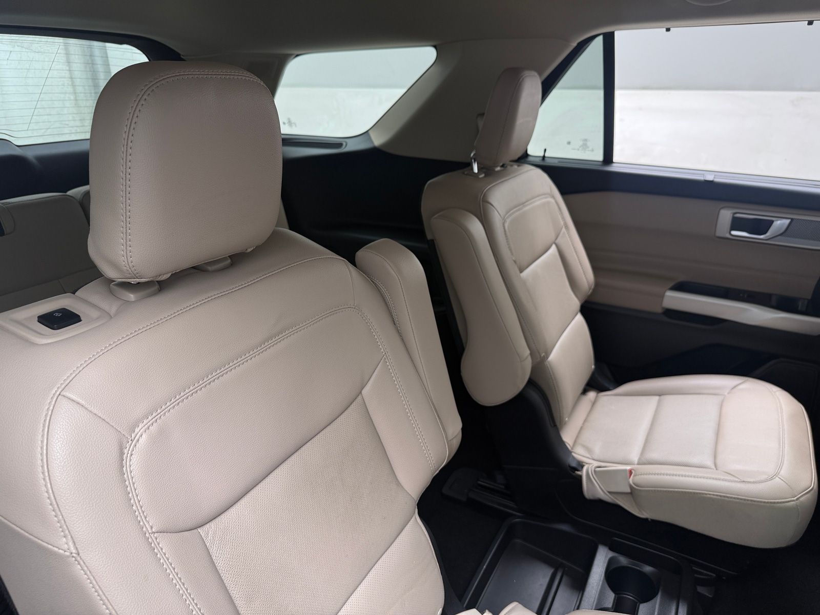 Thumbnail: 2021 Ford Explorer - 5