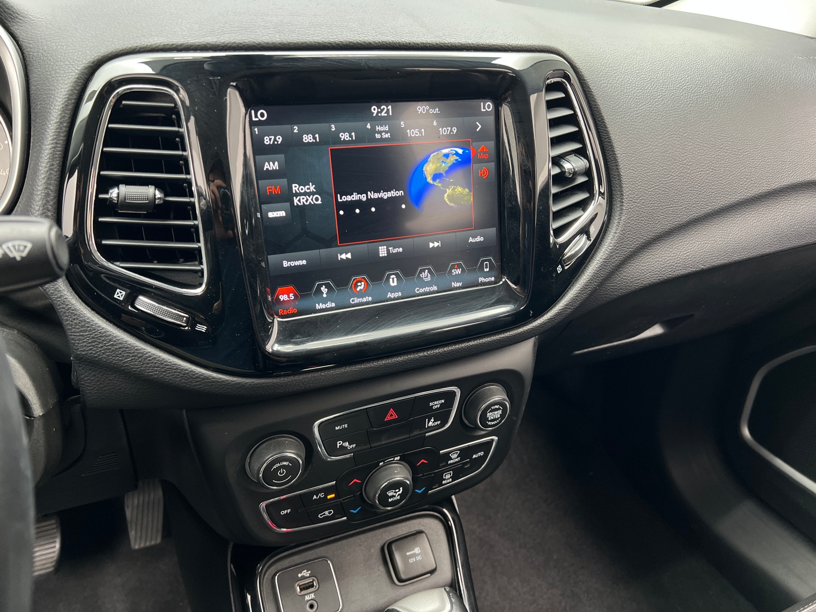 Thumbnail: 2018 Jeep Compass - 3