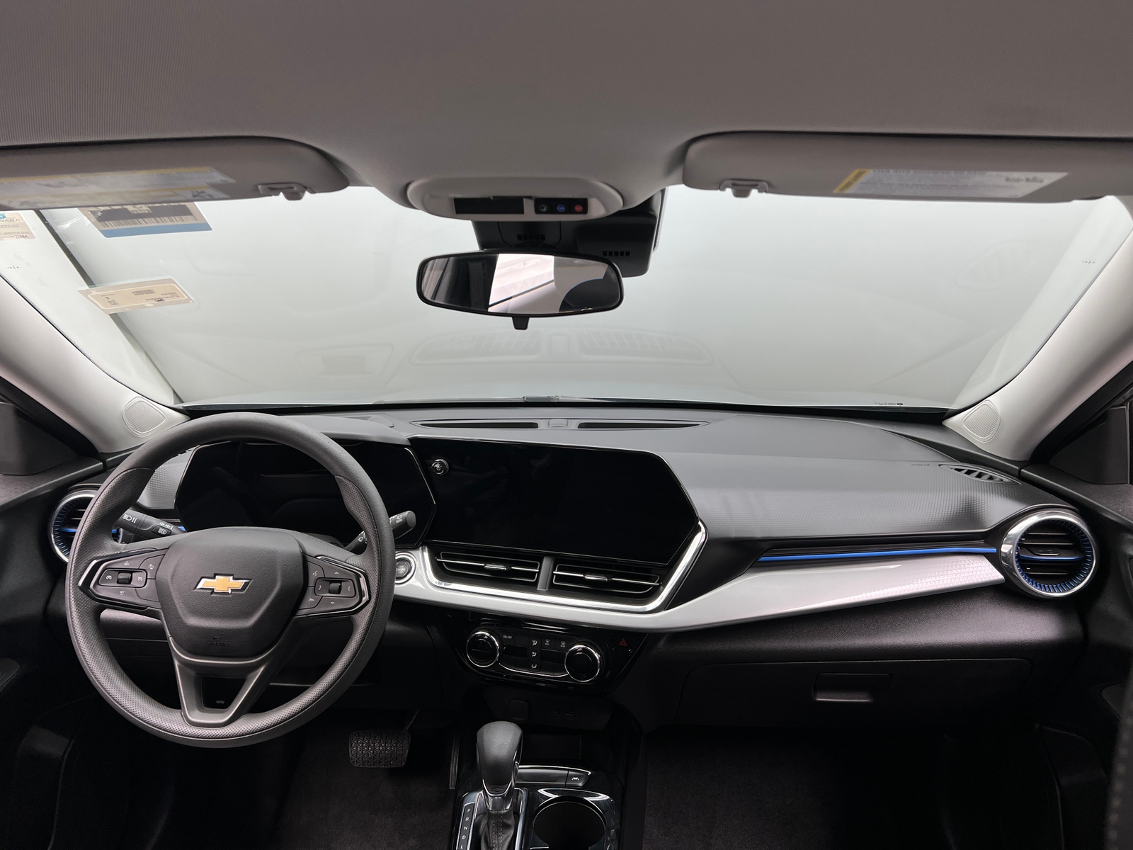 Thumbnail: 2025 Chevrolet Trax - 3