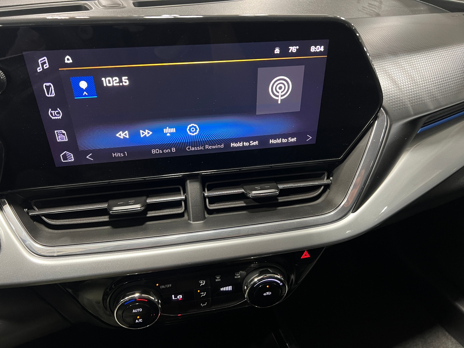 Thumbnail: 2025 Chevrolet Trax - 4