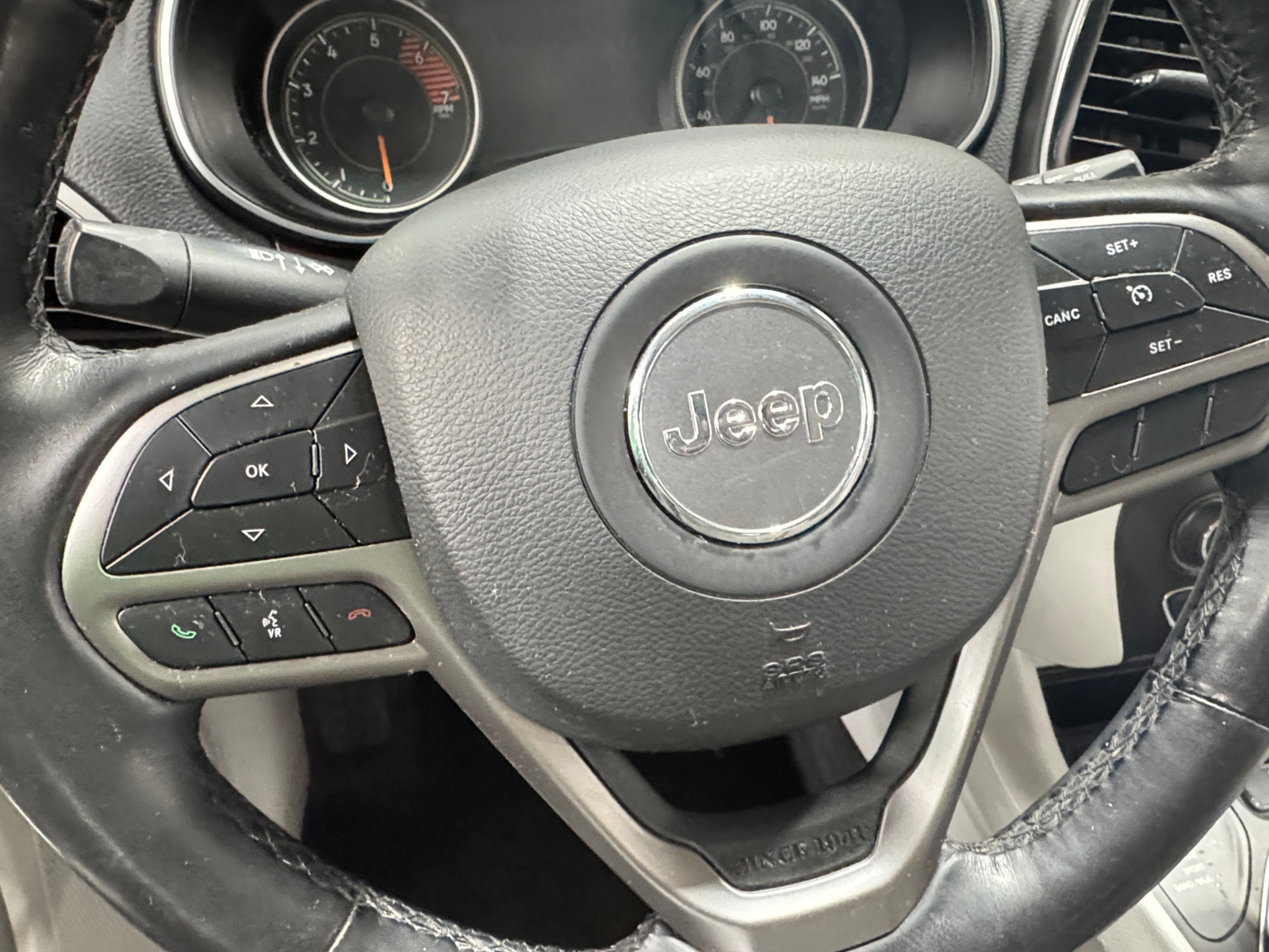 Thumbnail: 2020 Jeep Cherokee - 4