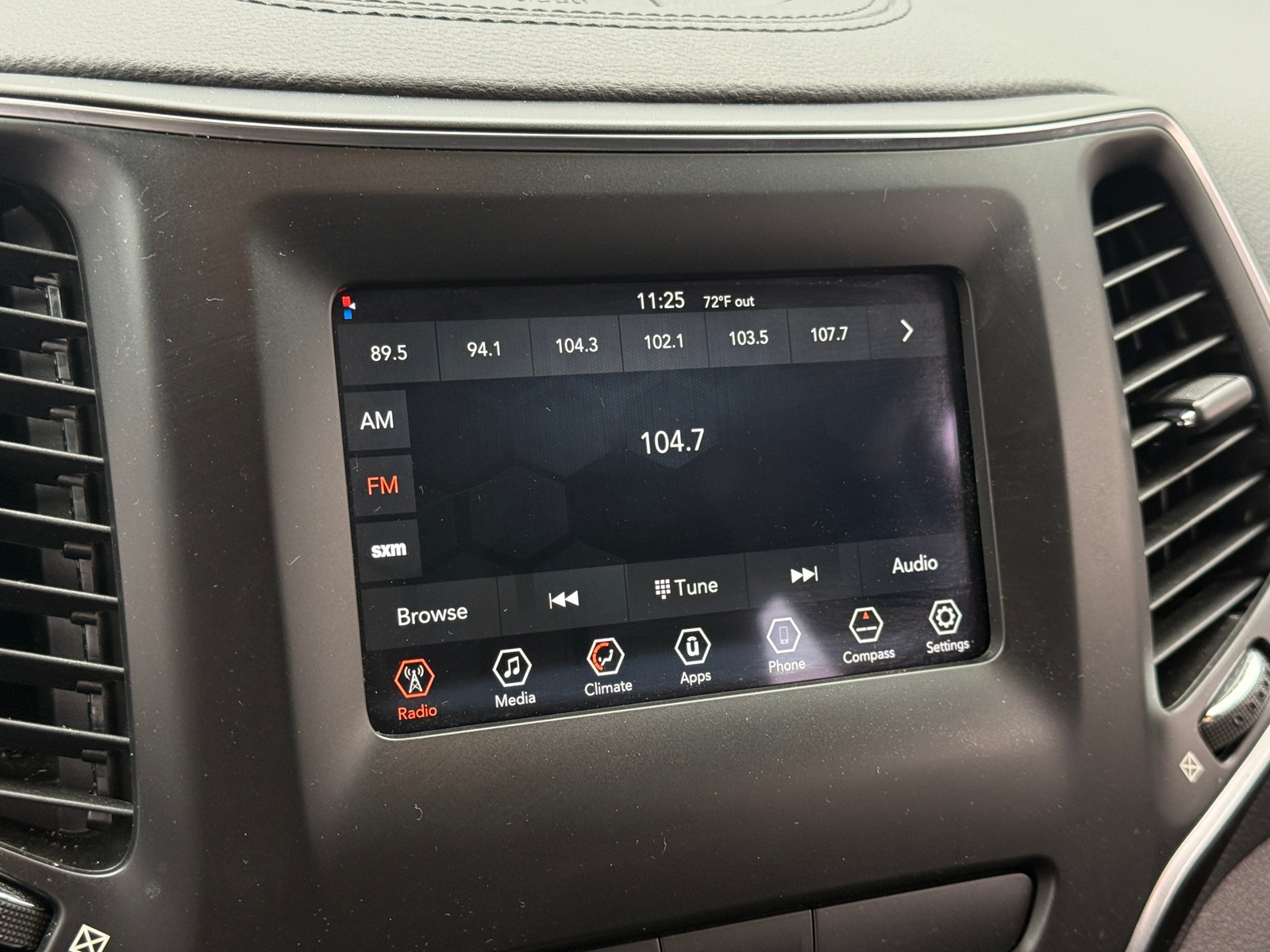 Thumbnail: 2019 Jeep Cherokee - 4