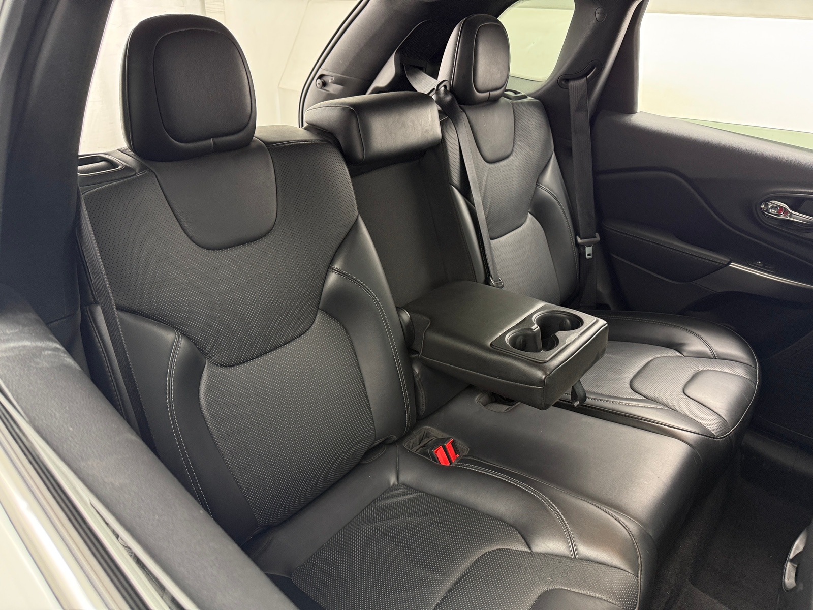 Thumbnail: 2020 Jeep Cherokee - 5