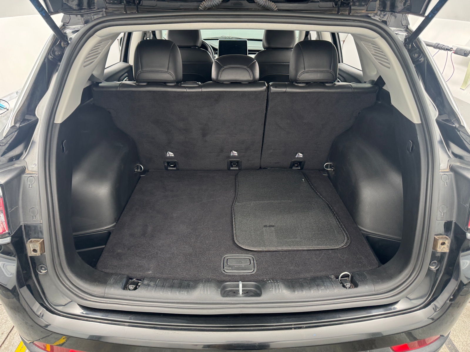 Thumbnail: 2022 Jeep Compass - 6