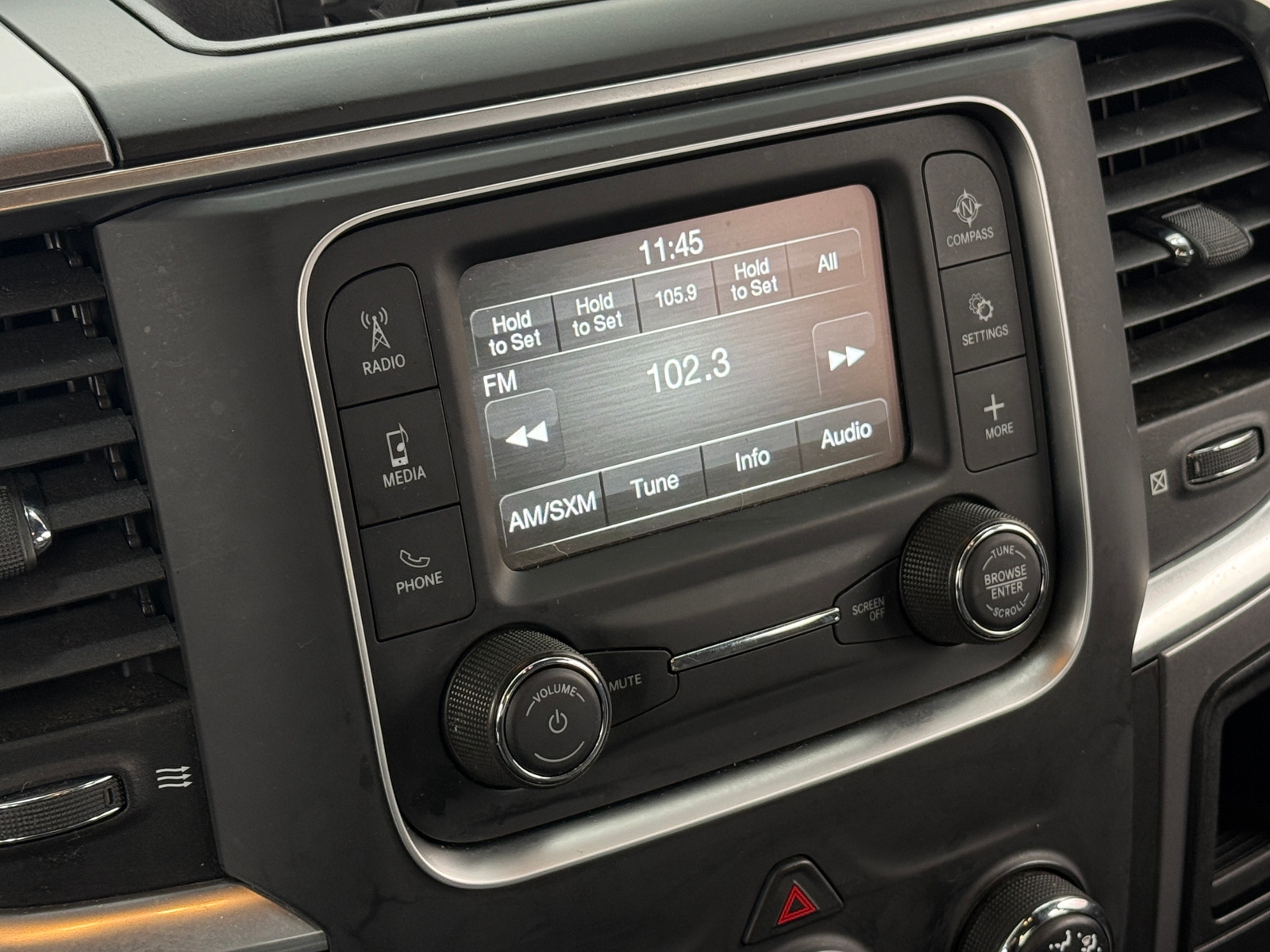 Thumbnail: 2022 RAM 1500 Classic - 4