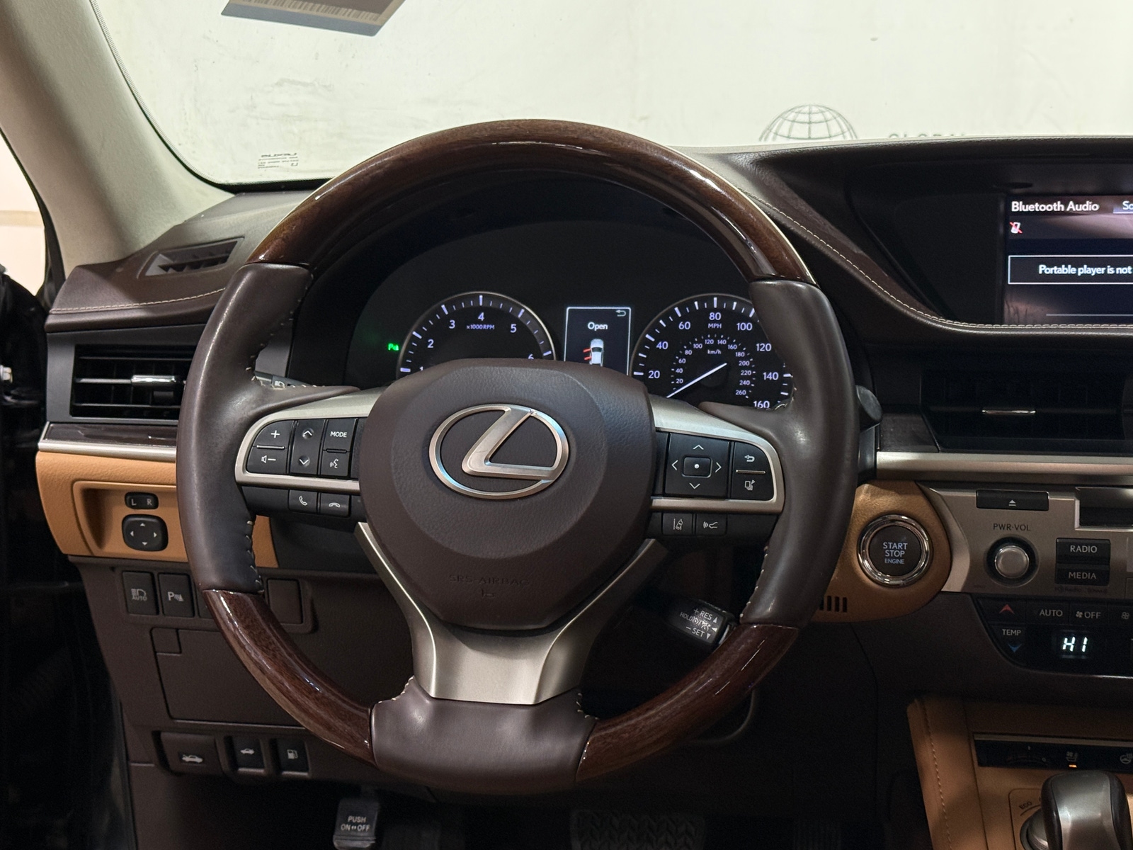 Thumbnail: 2018 Lexus ES - 4