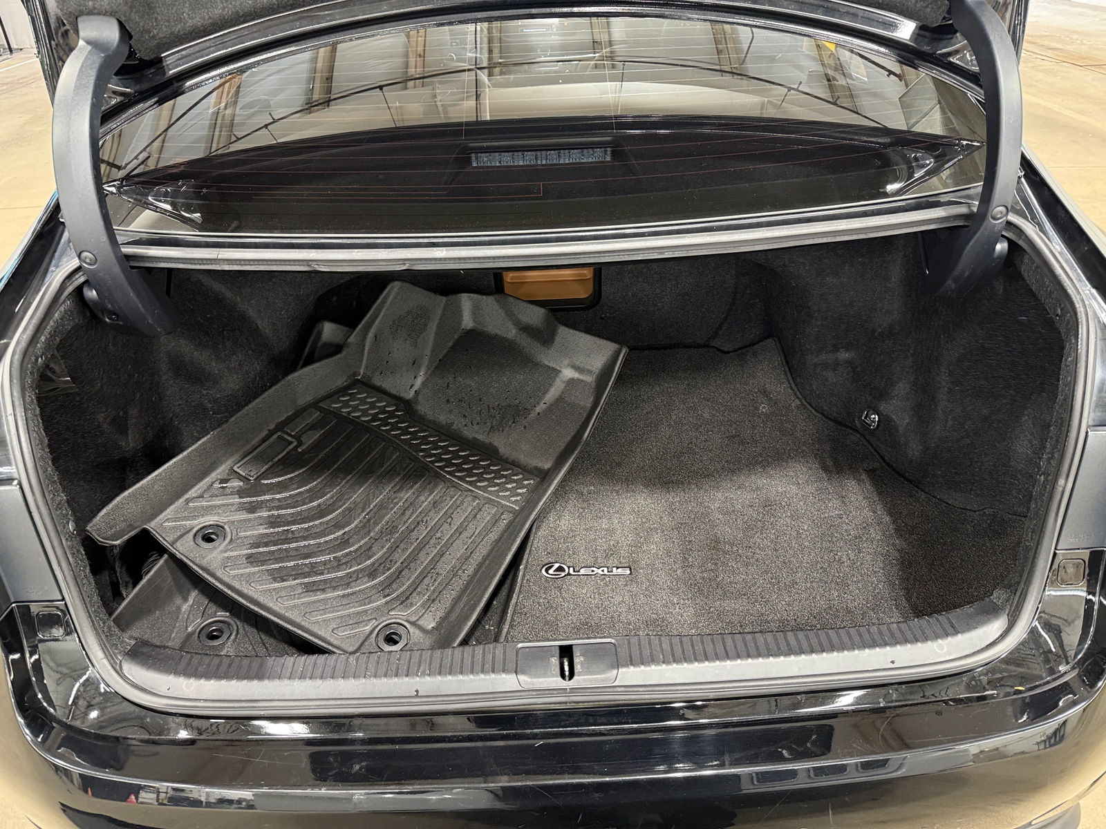 Thumbnail: 2018 Lexus ES - 6