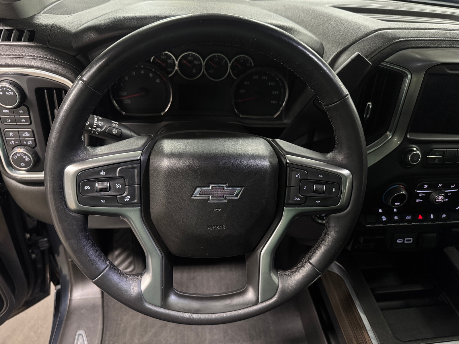 Thumbnail: 2021 Chevrolet Silverado 1500 - 4