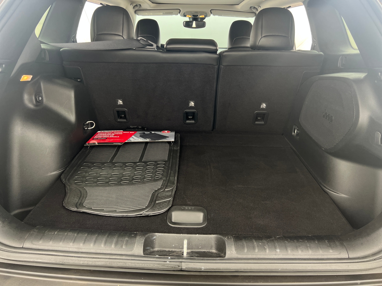 Thumbnail: 2021 Jeep Cherokee - 6