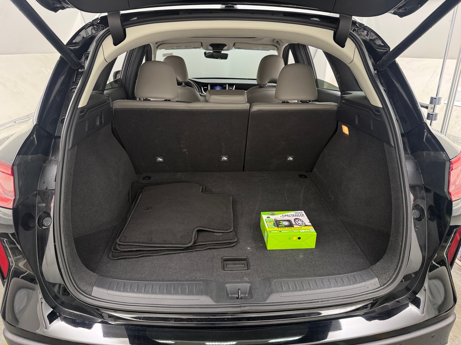 Thumbnail: 2023 INFINITI QX50 - 6