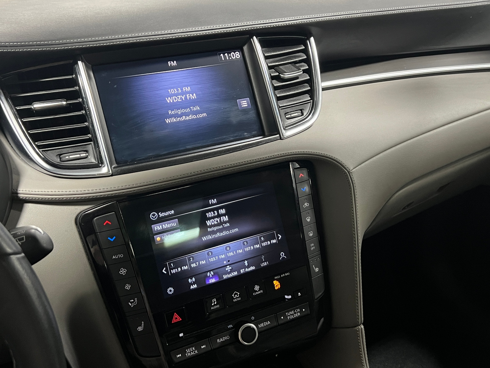 Thumbnail: 2023 INFINITI QX50 - 3