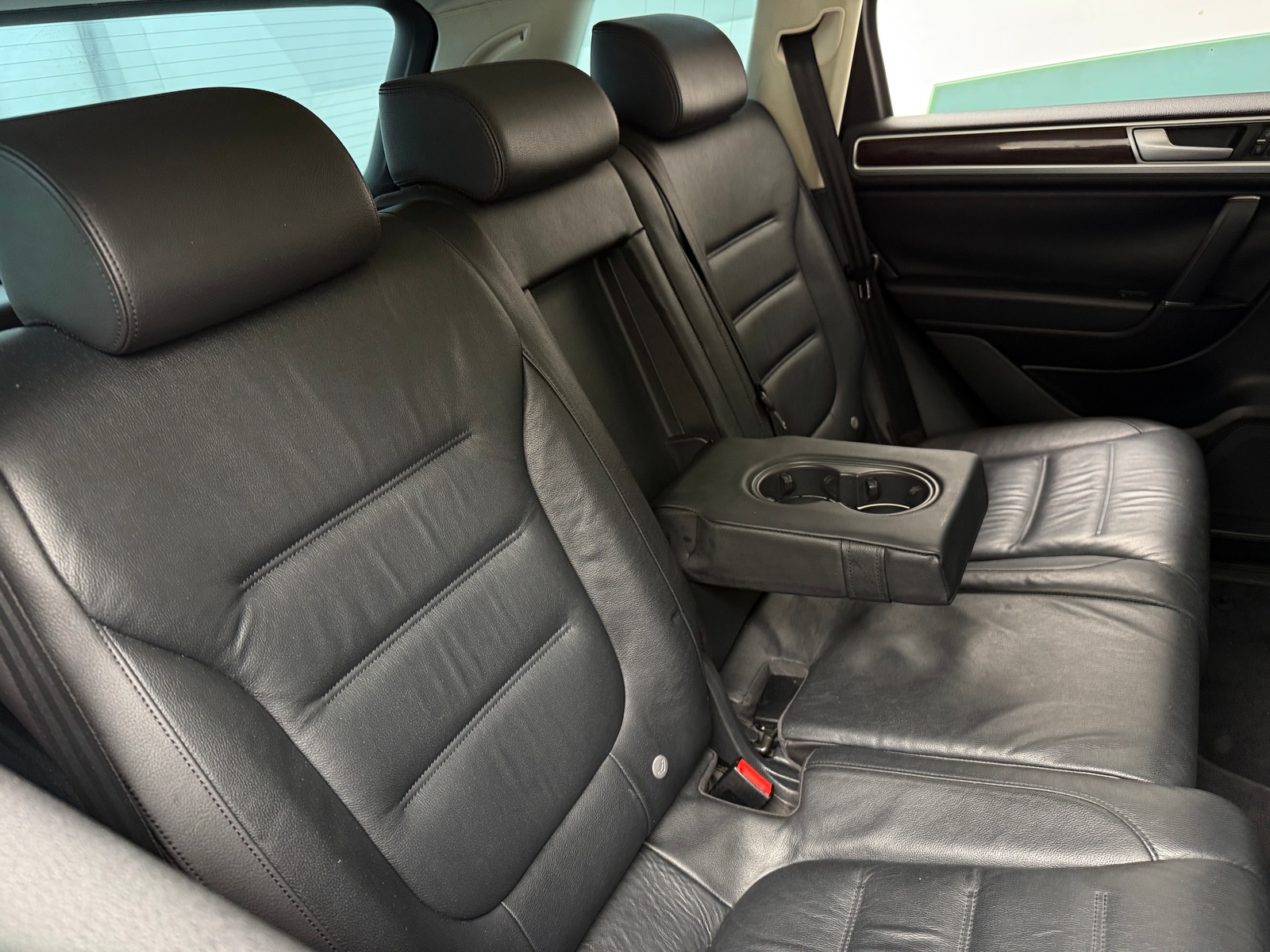 Thumbnail: 2016 Volkswagen Touareg - 6