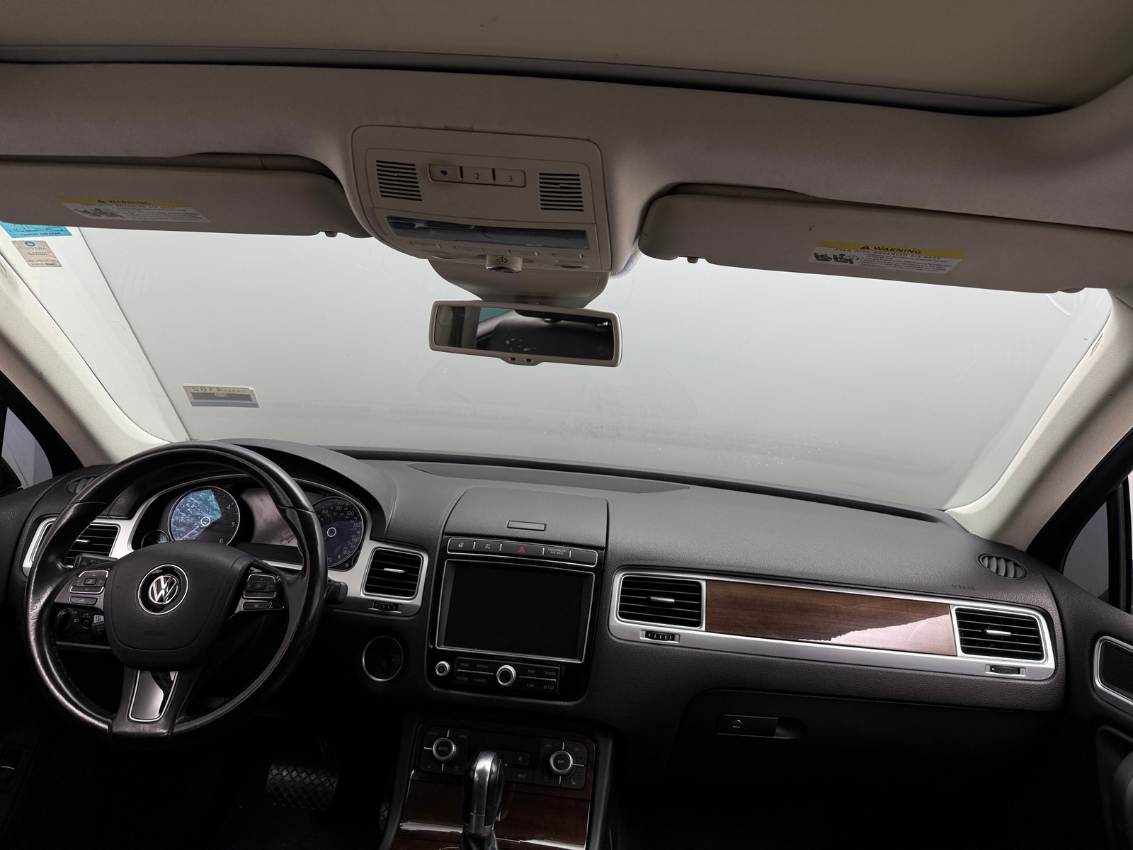 Thumbnail: 2016 Volkswagen Touareg - 3