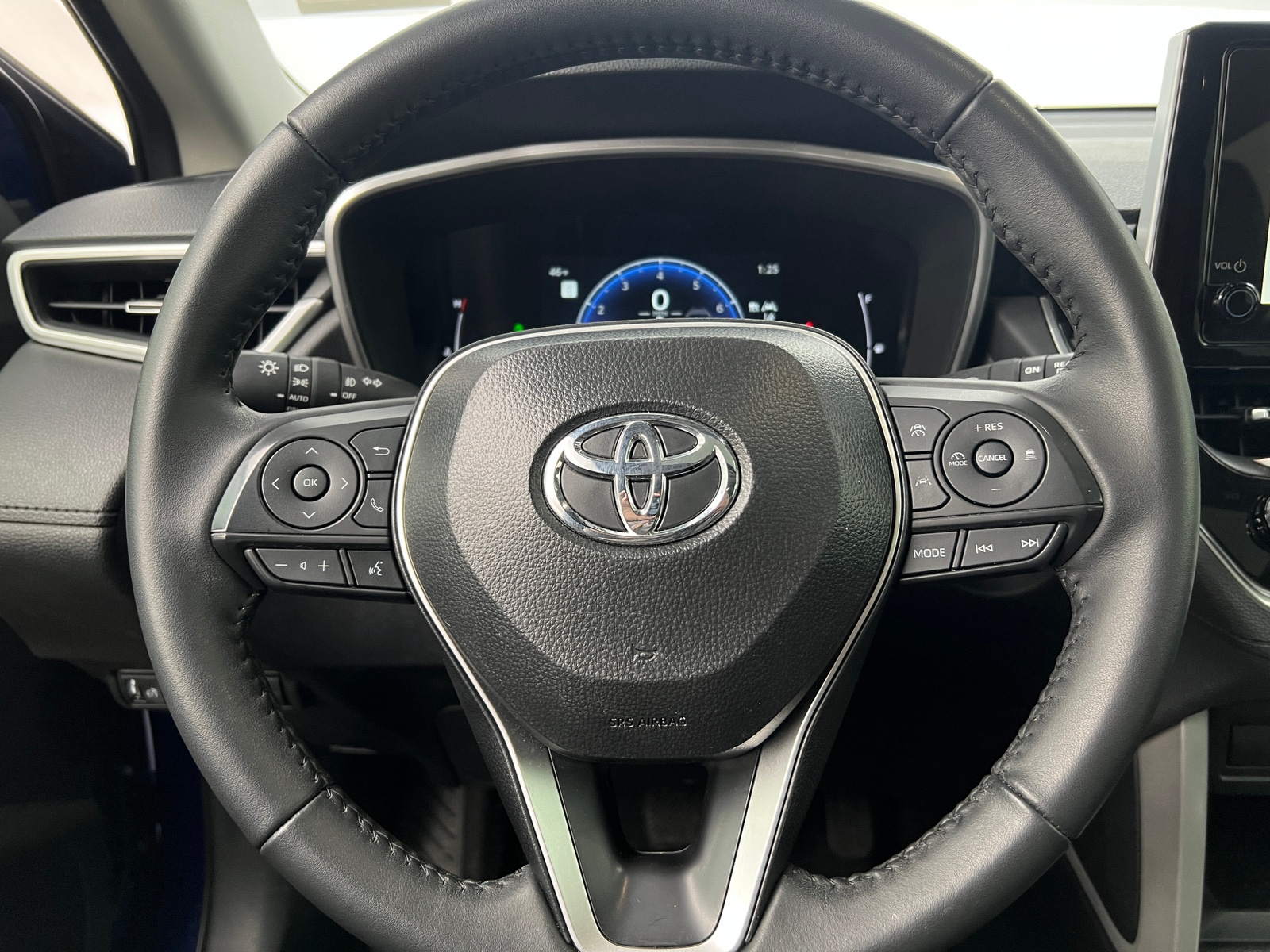 Thumbnail: 2025 Toyota Corolla Cross - 4