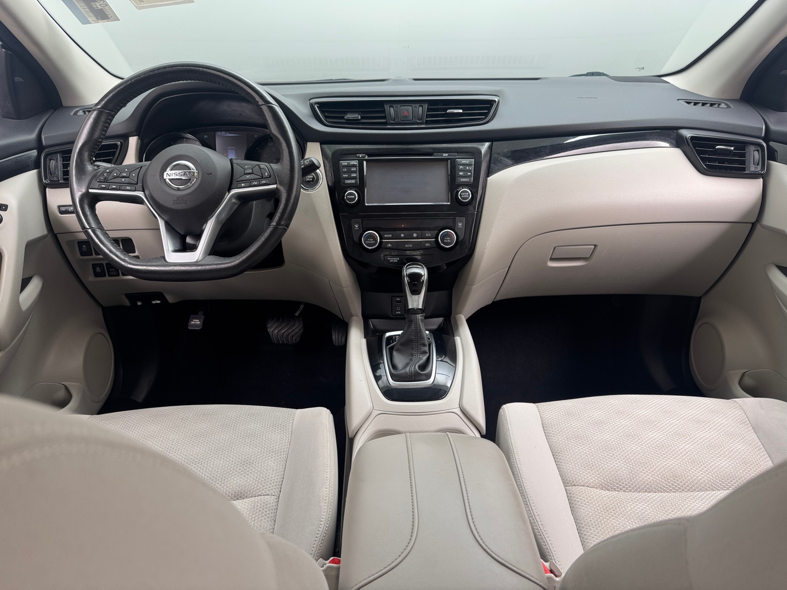 Thumbnail: 2018 Nissan Rogue Sport - 3