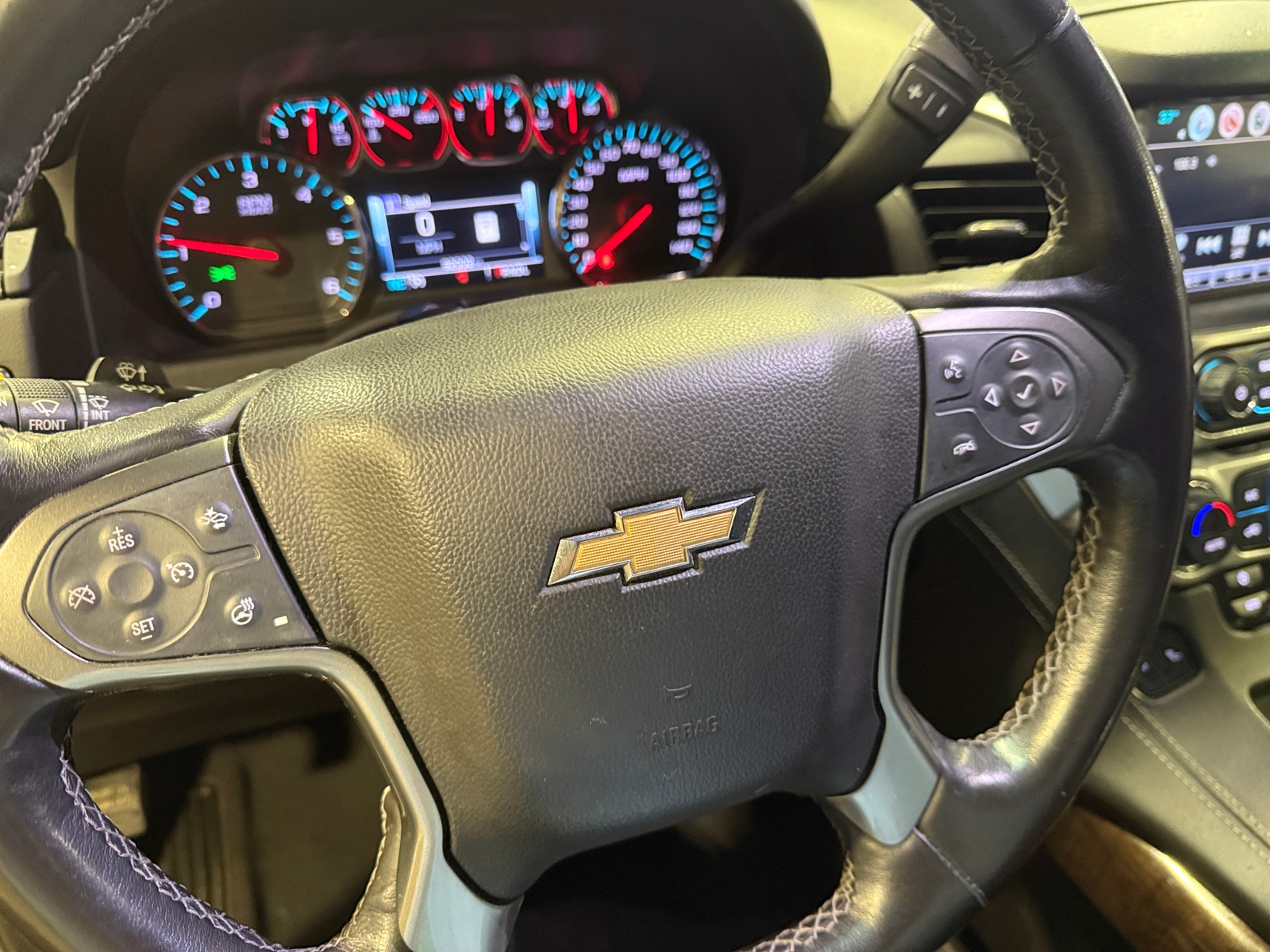 Thumbnail: 2019 Chevrolet Suburban - 4