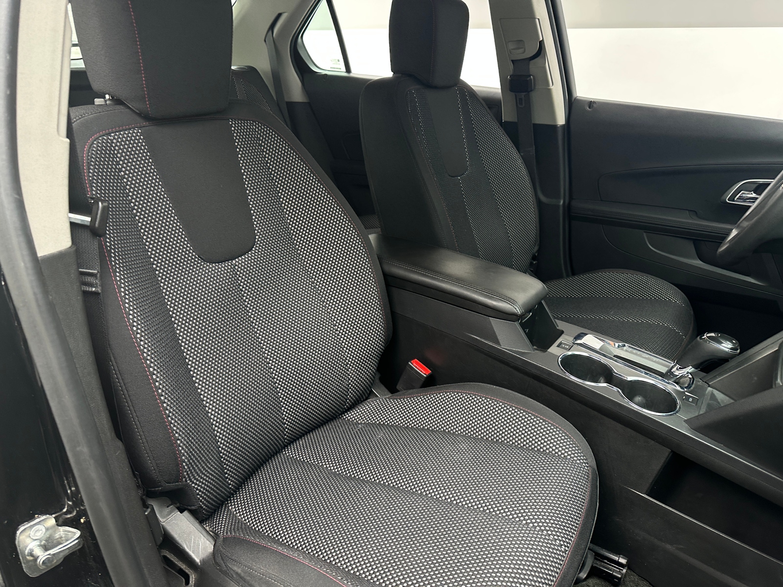 Thumbnail: 2017 Chevrolet Equinox - 2