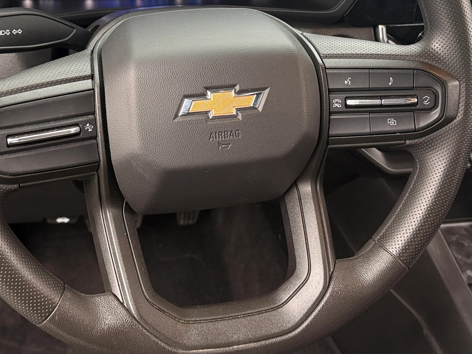 Thumbnail: 2024 Chevrolet Colorado - 5