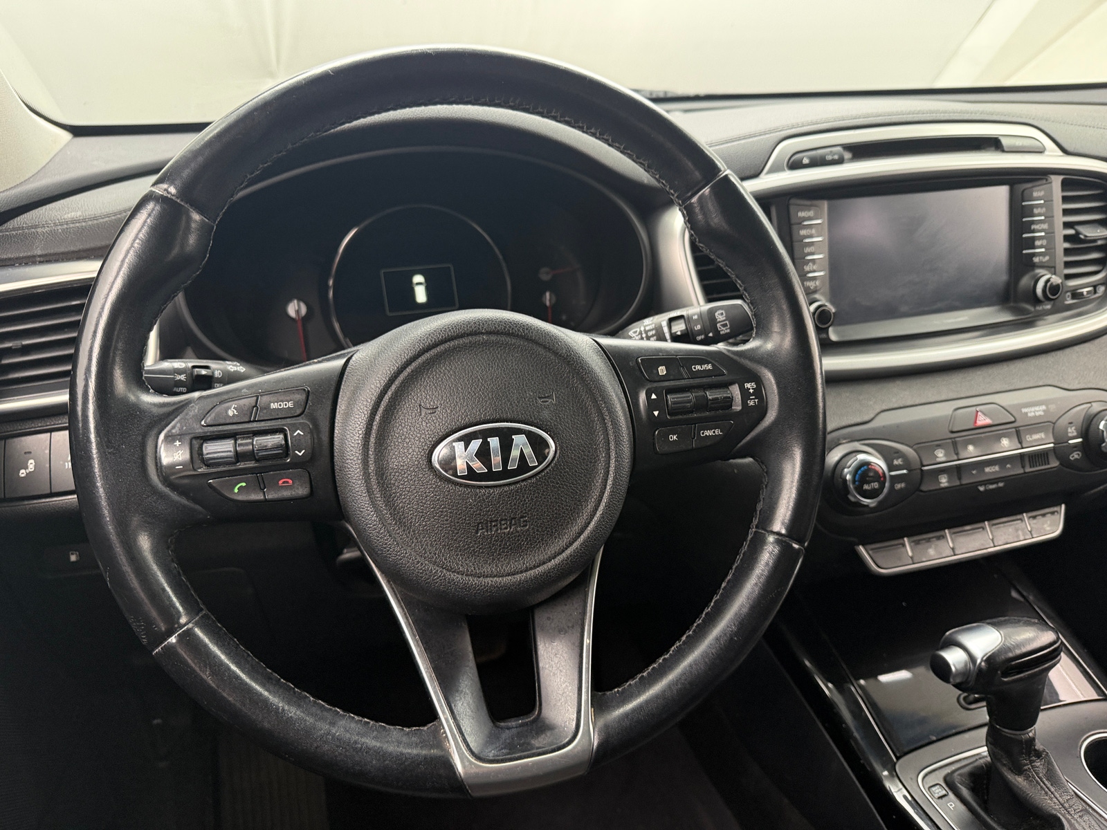 Thumbnail: 2016 Kia Sorento - 4