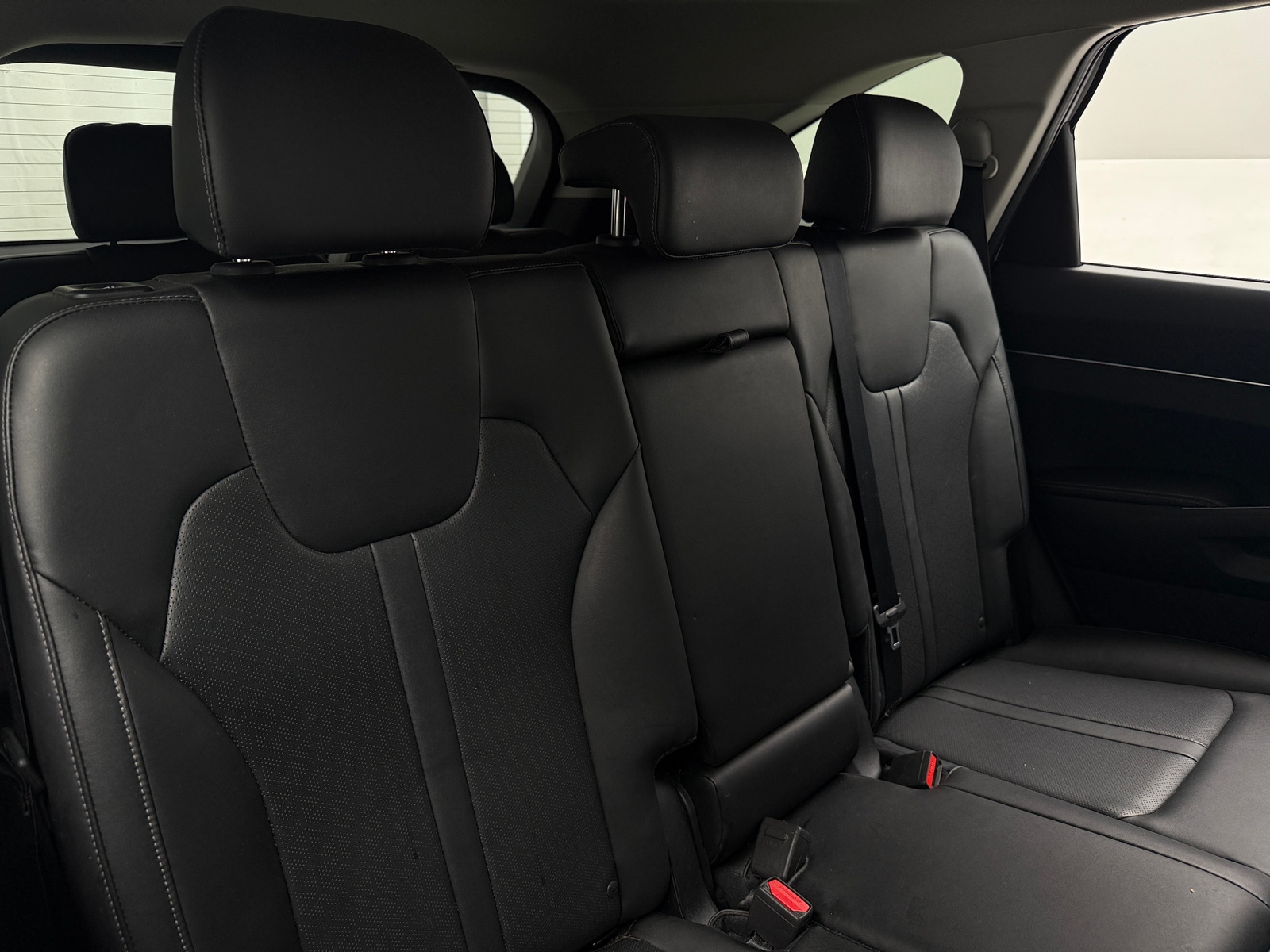 Thumbnail: 2023 Kia Sorento - 5