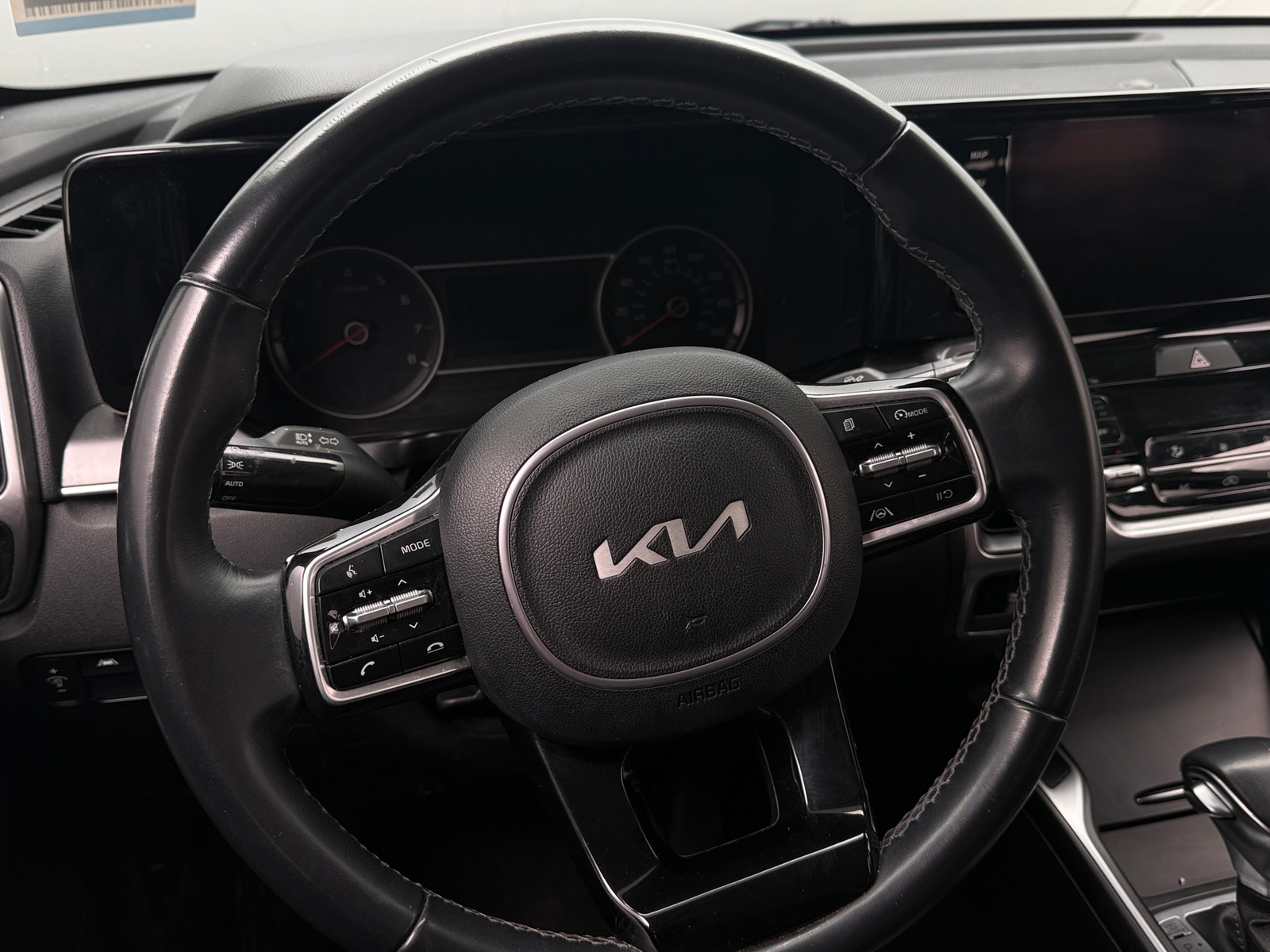 Thumbnail: 2023 Kia Sorento - 4