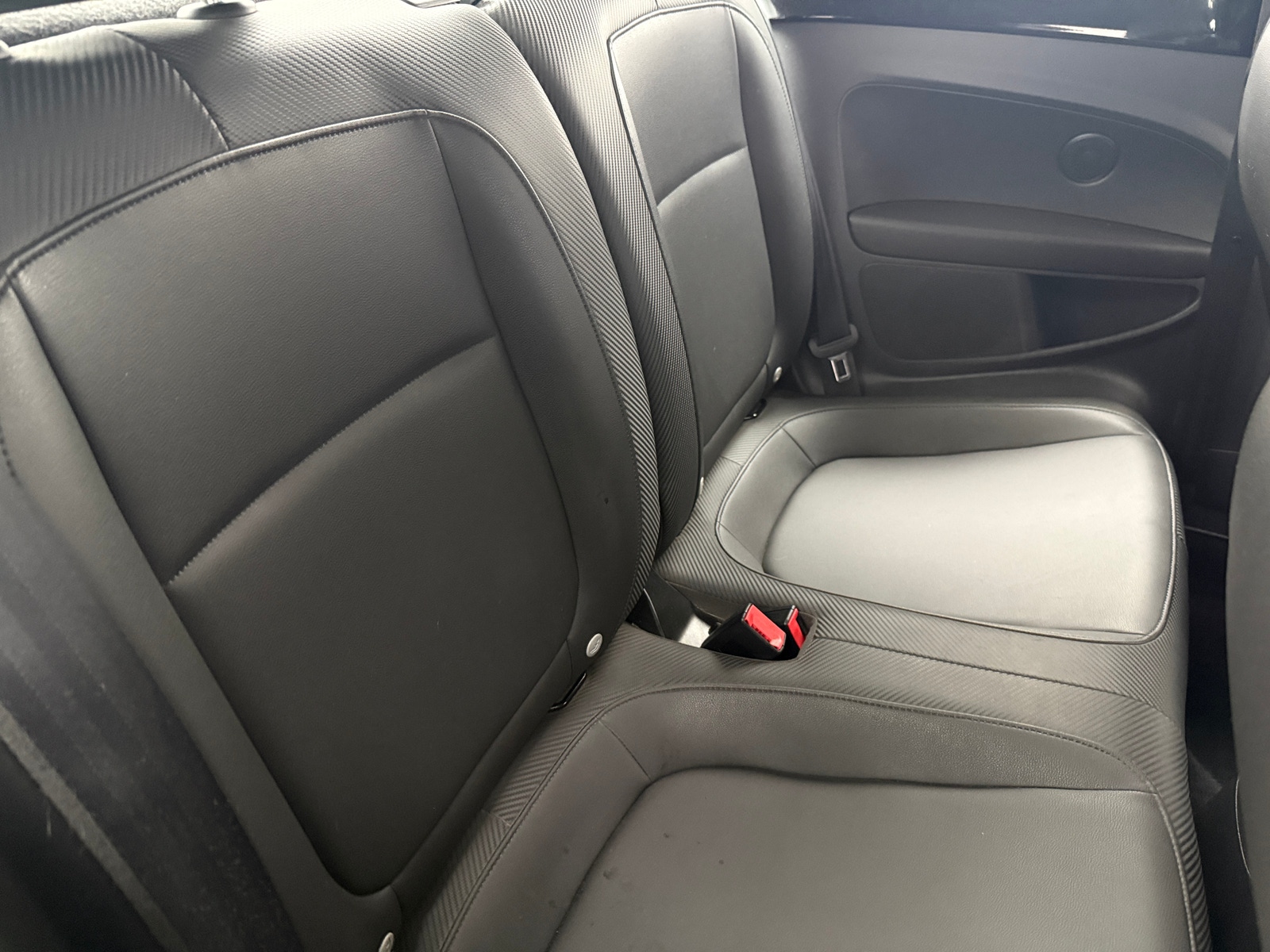 Thumbnail: 2013 Volkswagen Beetle - 4