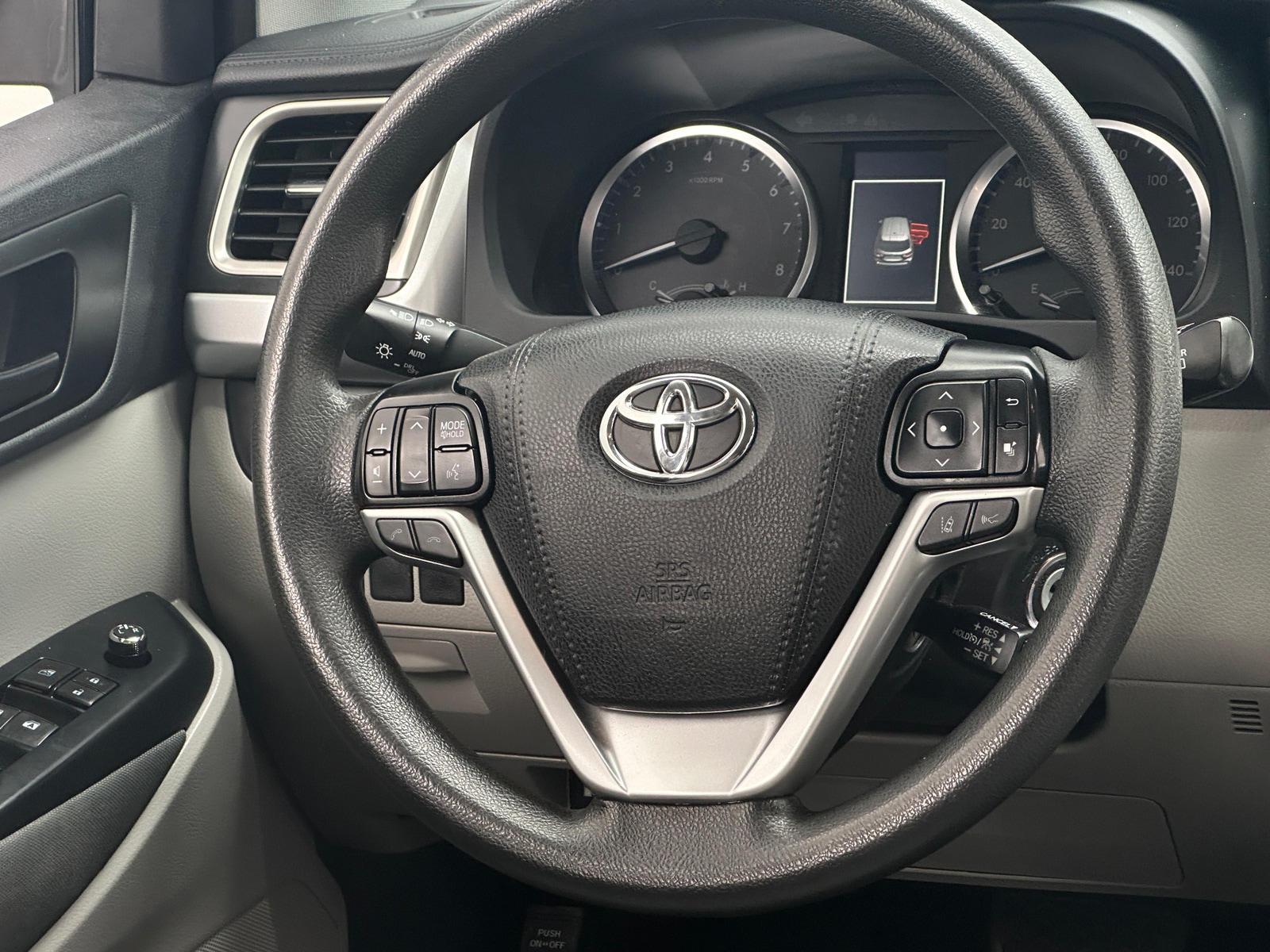 Thumbnail: 2019 Toyota Highlander - 5