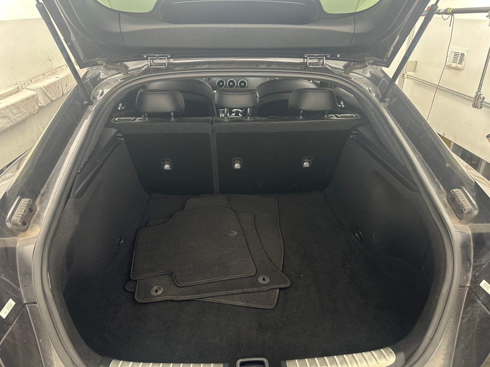 Thumbnail: 2023 Kia Stinger - 6