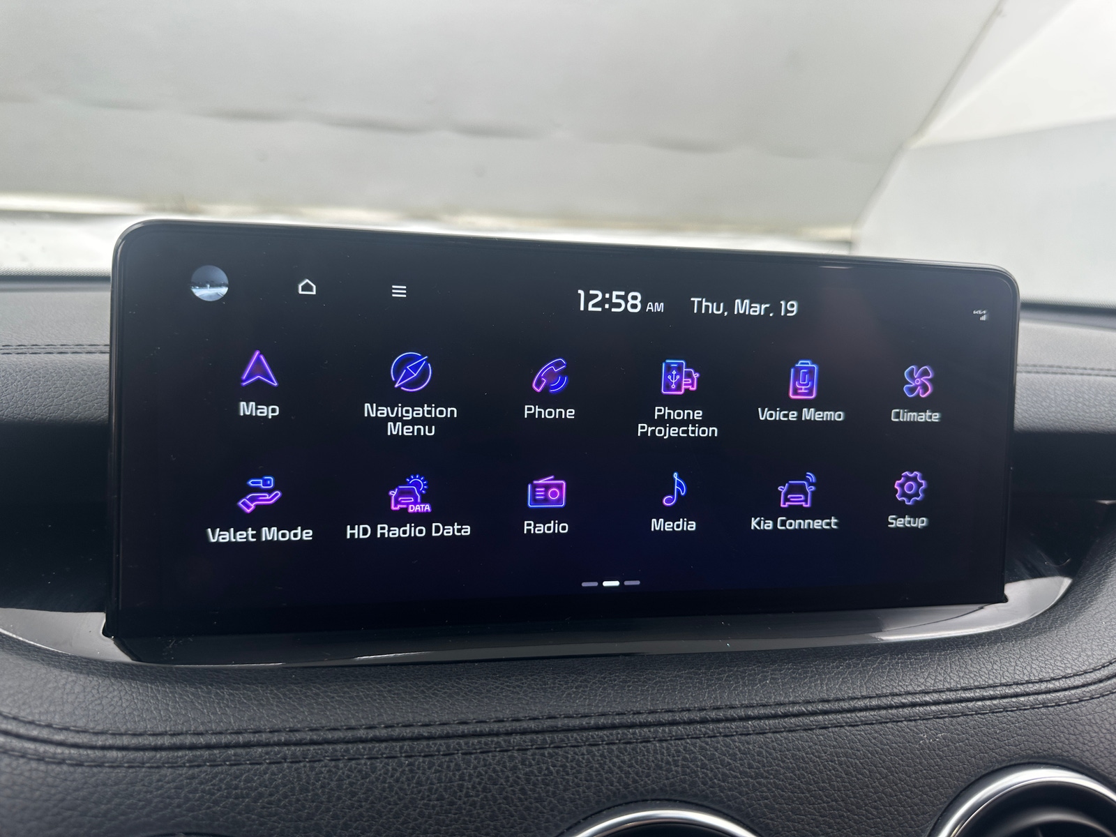 Thumbnail: 2023 Kia Stinger - 3