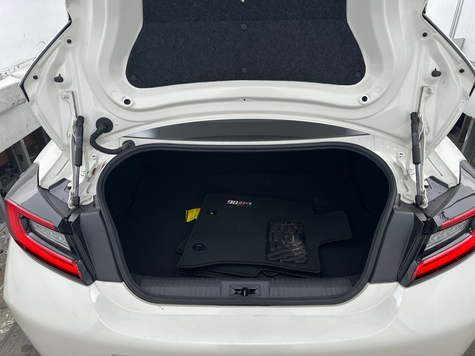 Thumbnail: 2023 Toyota GR86 - 5