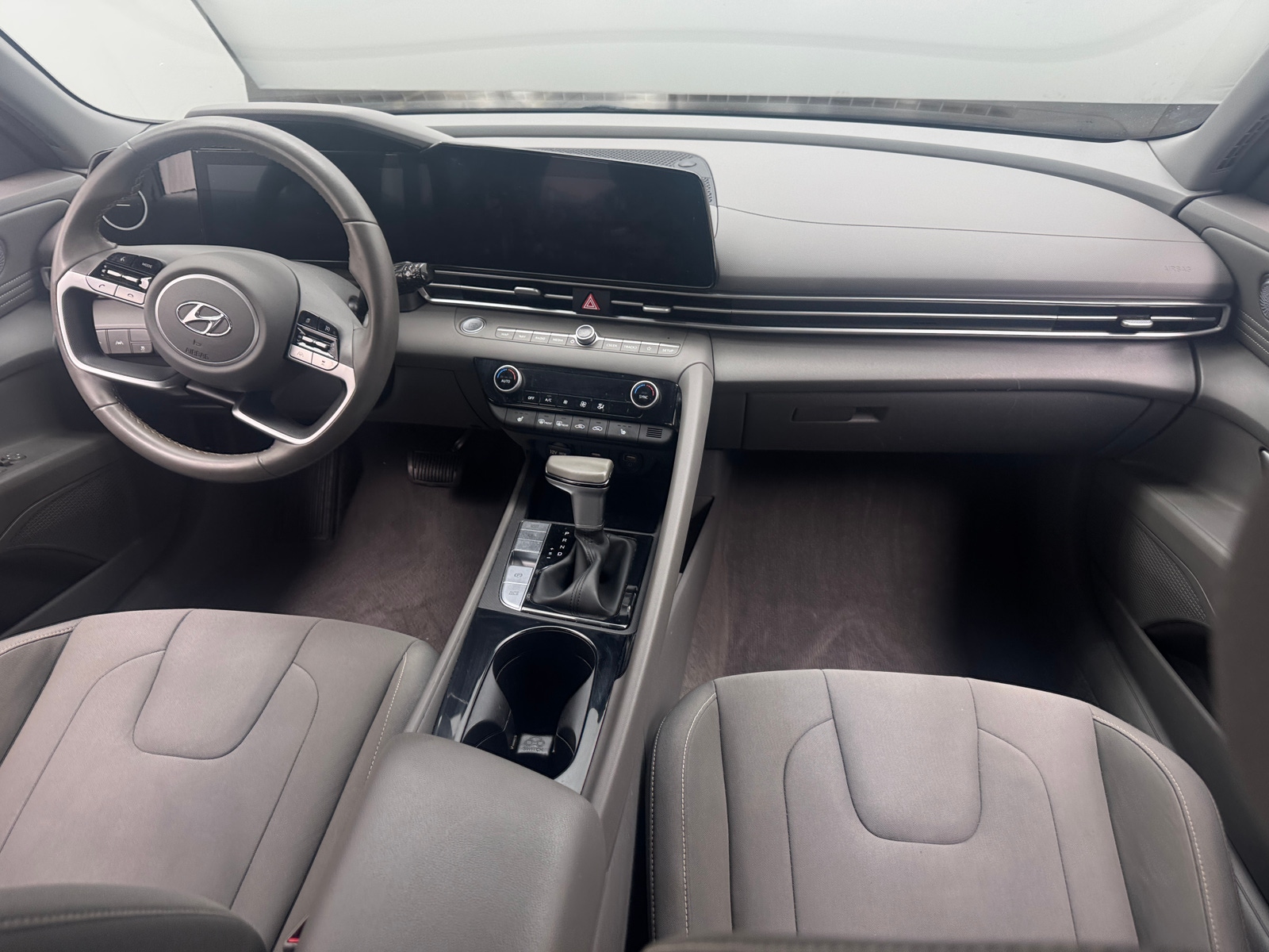 Thumbnail: 2023 Hyundai Elantra - 3