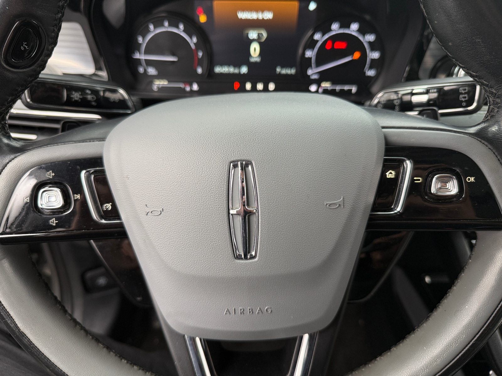 Thumbnail: 2020 Lincoln Corsair - 4