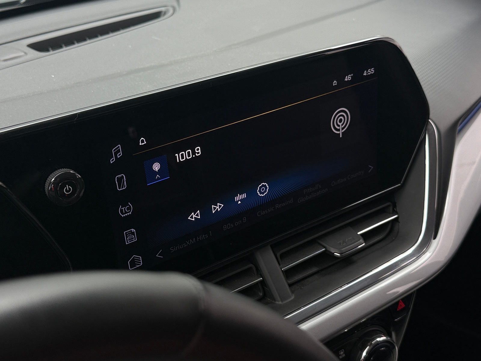 Thumbnail: 2025 Chevrolet Trax - 4