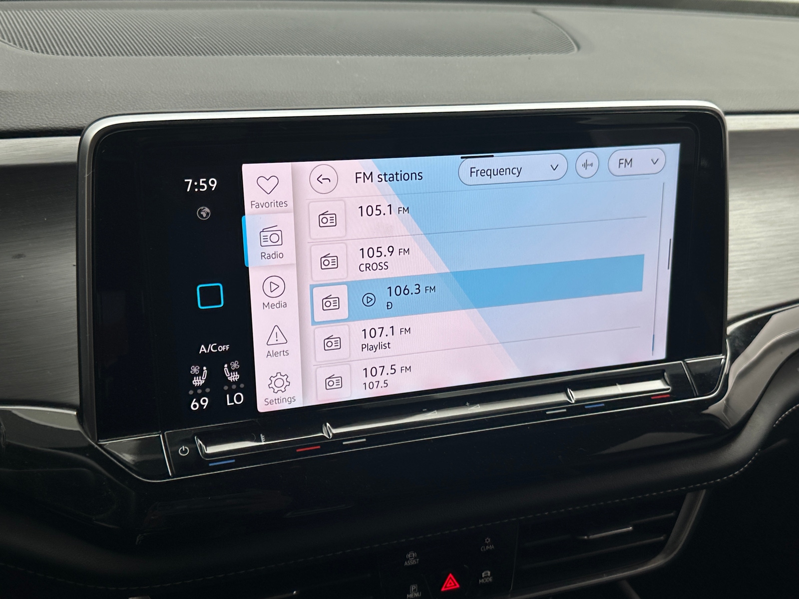 Thumbnail: 2025 Volkswagen Atlas - 3