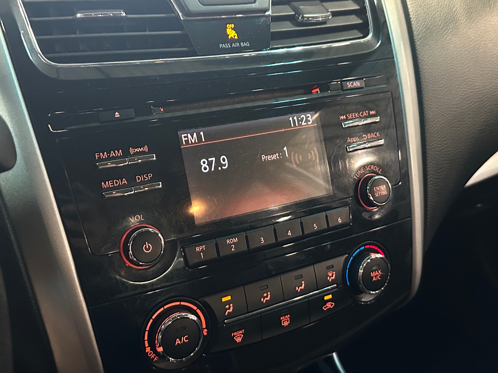 Thumbnail: 2015 Nissan Altima - 4