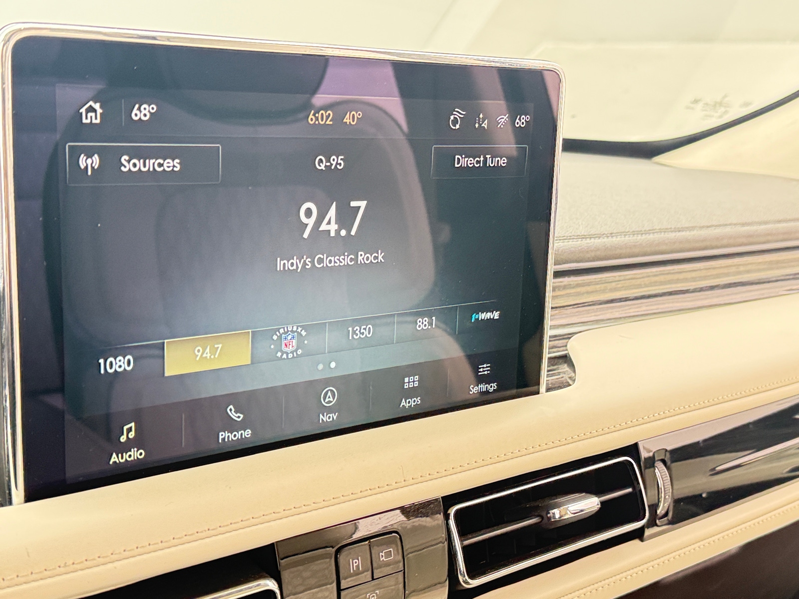 Thumbnail: 2021 Lincoln Aviator - 3