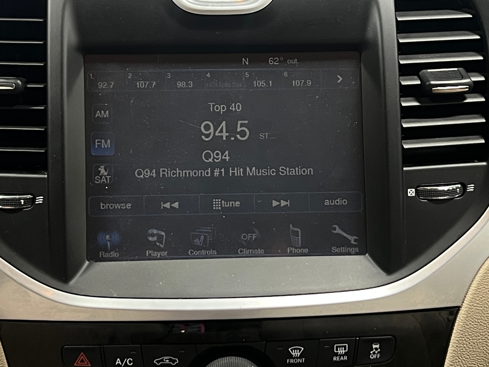 Thumbnail: 2013 Chrysler 300 - 3