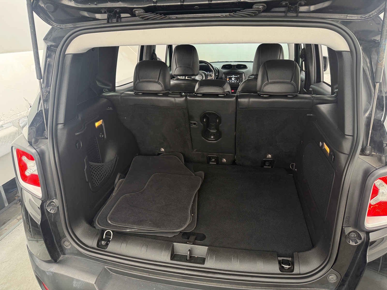 Thumbnail: 2016 Jeep Renegade - 6